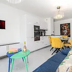 Апартаменты Joli Deux Pieces - Terrasse - Parking - Eb Эз