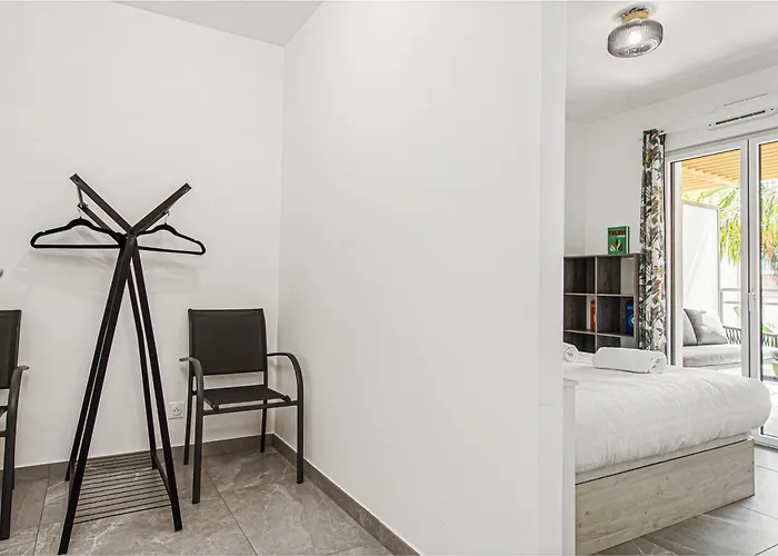 شقة Joli Deux Pieces - Terrasse - Parking - Eb *