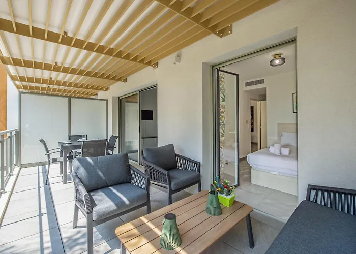 شقة Joli Deux Pieces - Terrasse - Parking - Eb