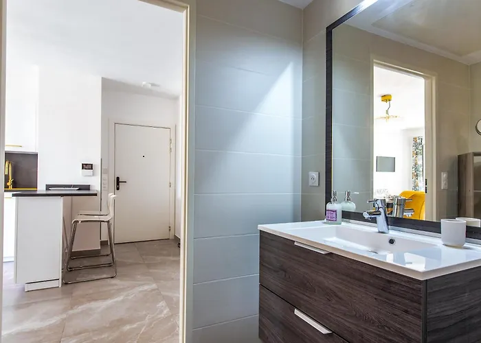 Joli Deux Pieces - Terrasse - Parking - Eb * إز