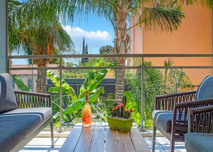 شقة Joli Deux Pieces - Terrasse - Parking - Eb *