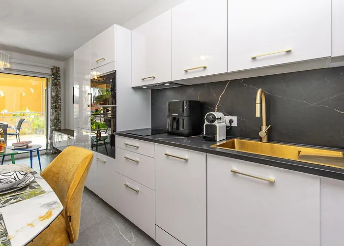 Joli Deux Pieces - Terrasse - Parking - Eb شقة إز